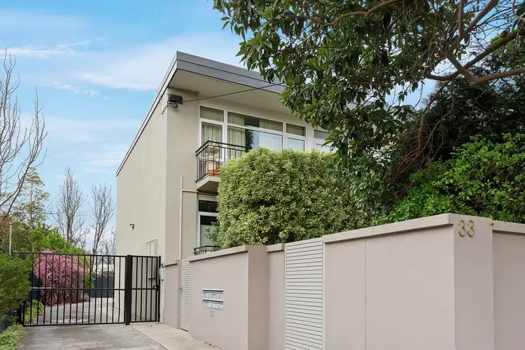 3/33 Studley Park Road, Kew VIC 3101