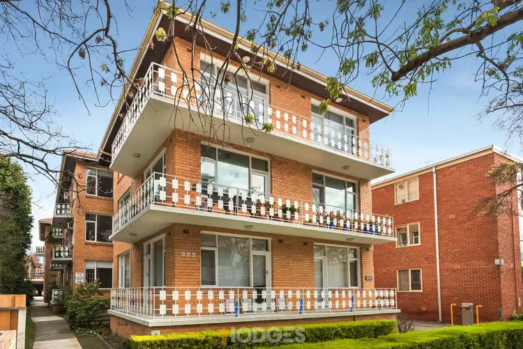 2/323 Orrong Road, St Kilda East VIC 3183
