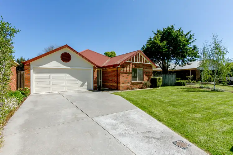 17 Cranswick Crescent, Sale VIC 3850