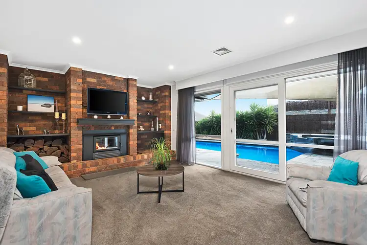 Second view of Homely house listing, 4 Dunluce Court, Viewbank VIC 3084