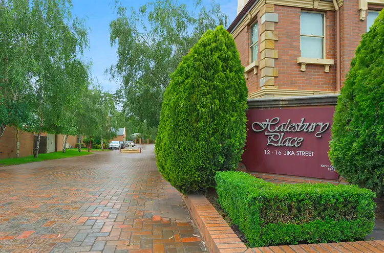 12/12 Jika Street, Heidelberg VIC 3084