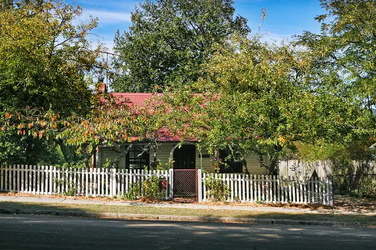164 High Street, Woodend VIC 3442