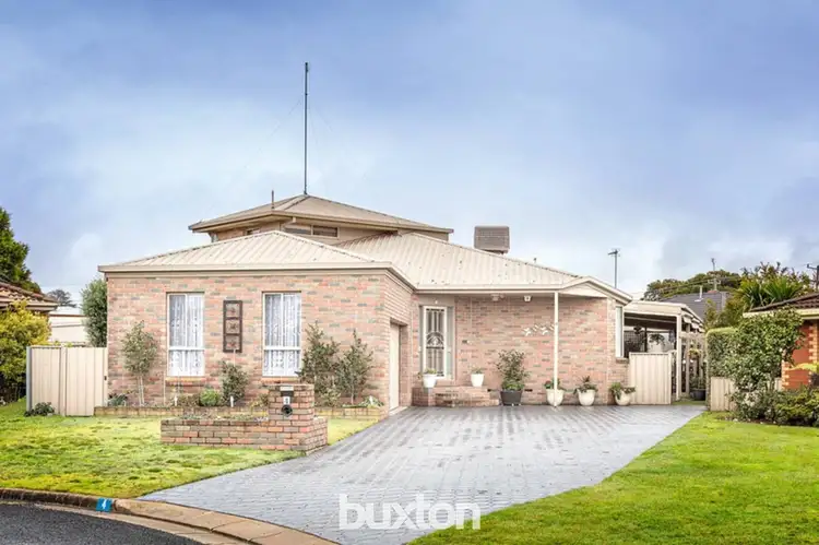 4 Rickey Court, Wendouree VIC 3355