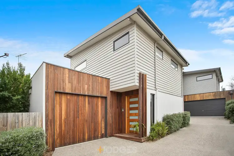 2/96 West Fyans Street, Newtown VIC 3220