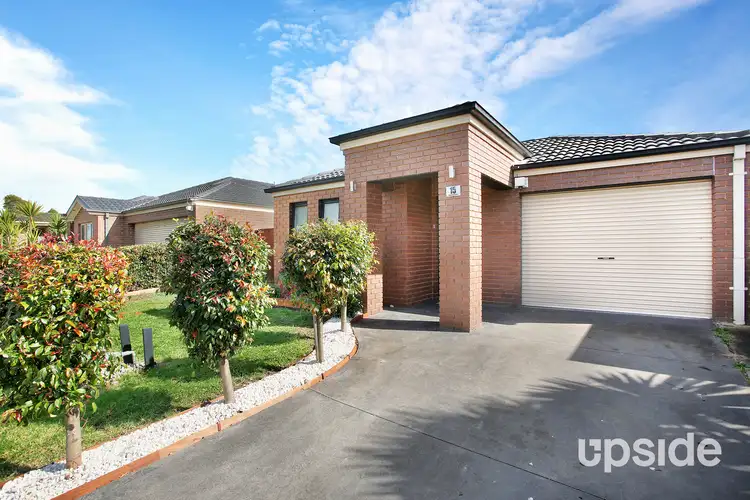 15 Maddock Drive, Cranbourne East VIC 3977