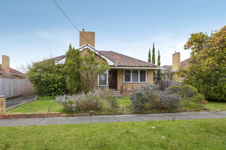 16 Elimatta Road, Carnegie VIC 3163