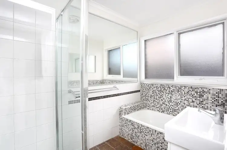 Fifth view of Homely house listing, 33 Gattinara Drive, Frankston VIC 3199