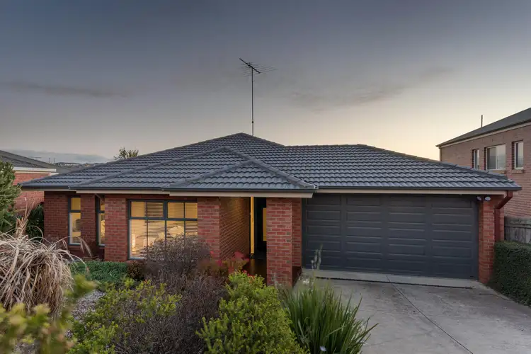 17 Exmoor Close, Highton VIC 3216