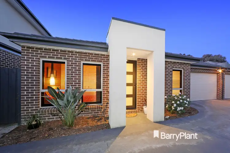 Main view of Homely unit listing, 2/17 Denver Crescent, Rowville VIC 3178
