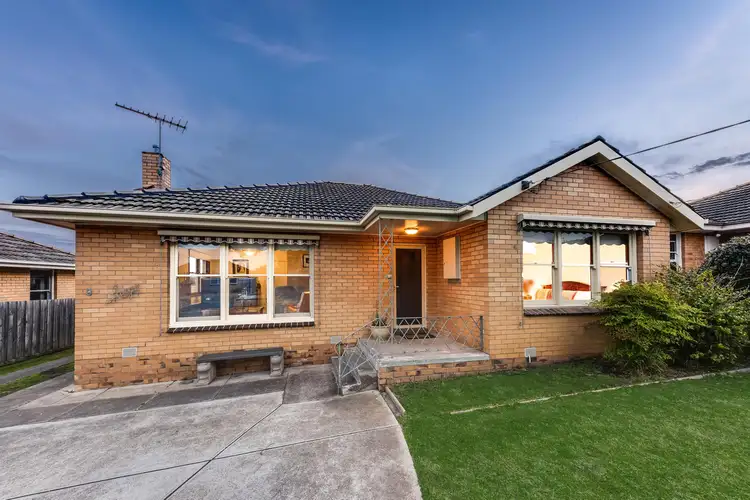 9 Strickland Avenue, Highton VIC 3216