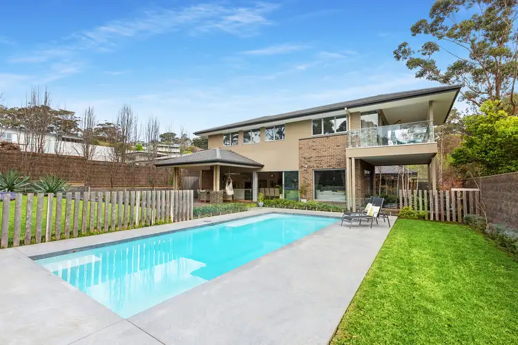 15 Daveys Bay Road, Mount Eliza VIC 3930