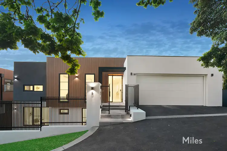 5 Heritage Lane, Ivanhoe East VIC 3079