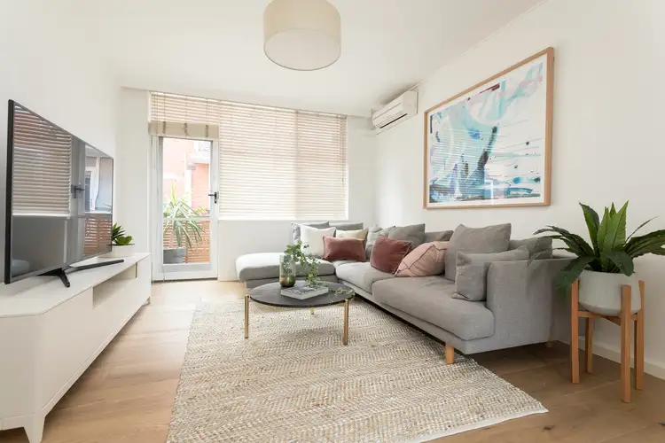 Second view of Homely apartment listing, 5/61 Ormond Road, Elwood VIC 3184