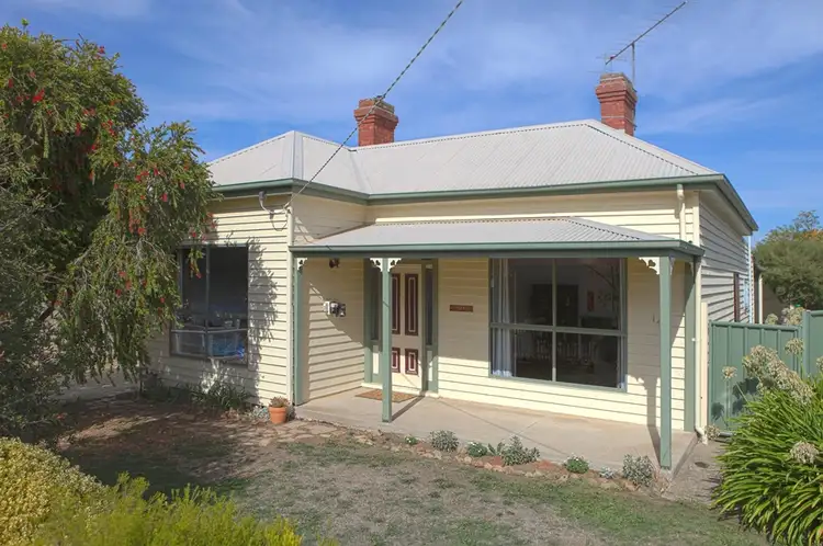 16 Mair Street