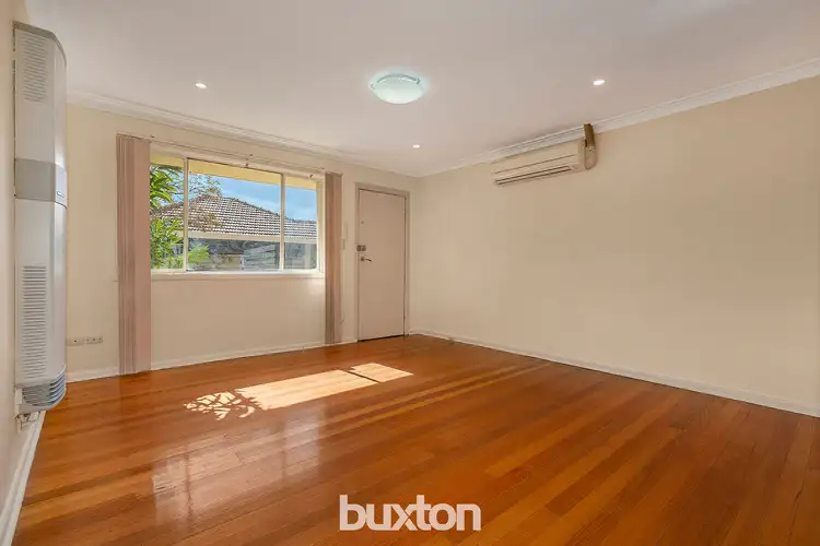 2/11 Burns Avenue, Clayton South VIC 3169