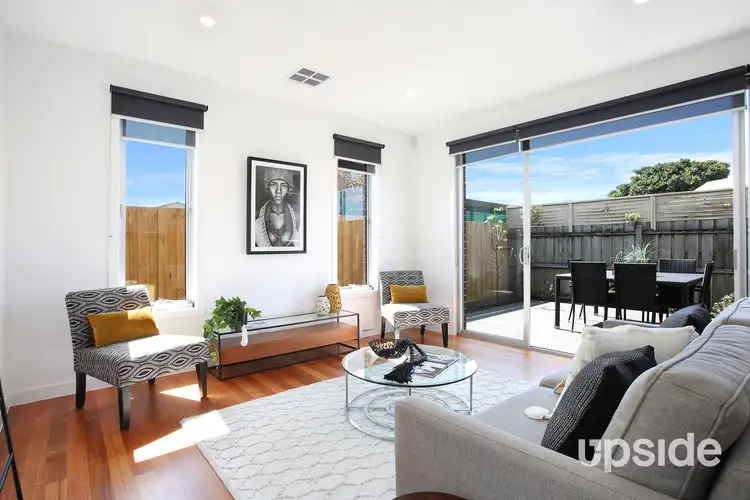 2/26 Mckellar Street, Watsonia VIC 3087