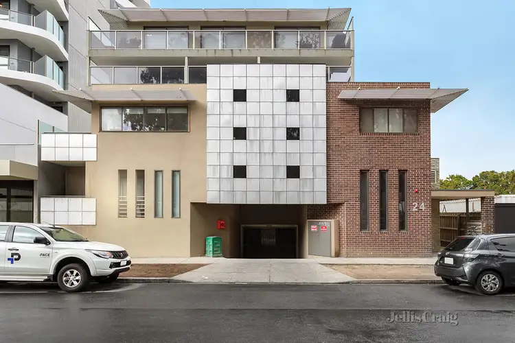 8/24 Woorayl Street, Carnegie VIC 3163