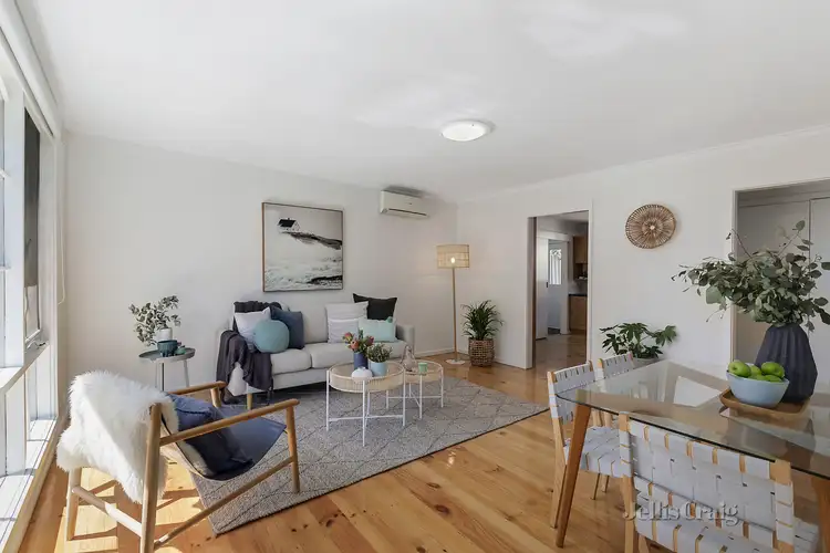 2/13 Crewe Road, Hughesdale VIC 3166