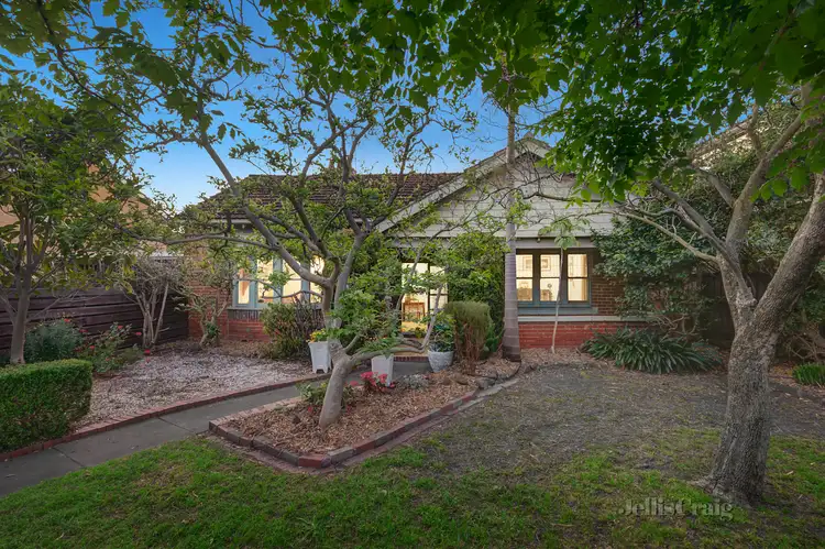 31 Oakdene Crescent, Carnegie VIC 3163