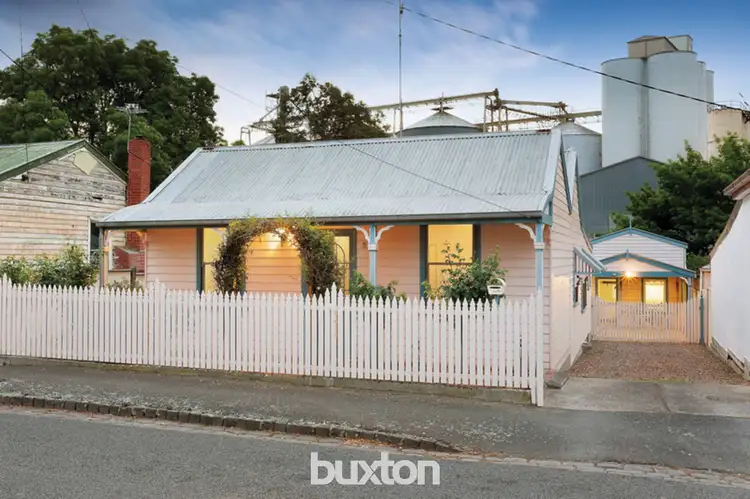 25 Little Clyde Street, Soldiers Hill VIC 3350