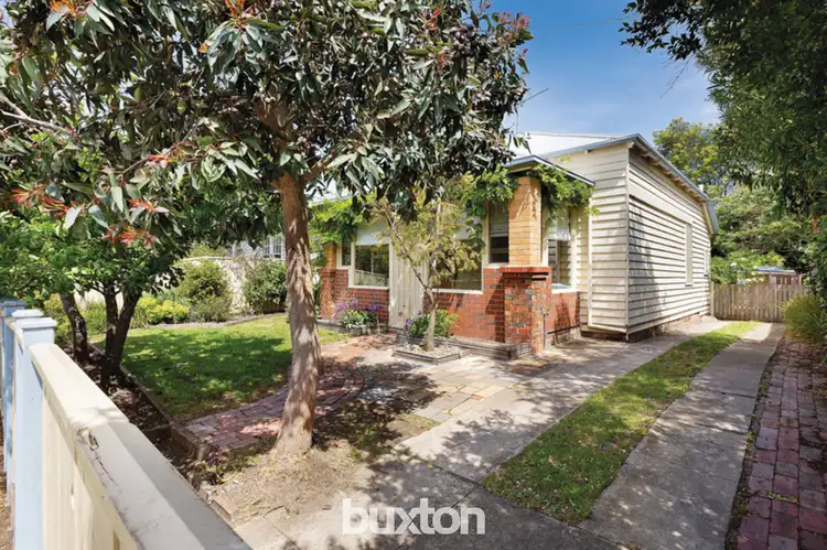9 Queen Victoria Street, Newington VIC 3350