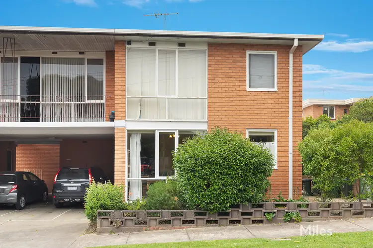1/2 Salisbury Avenue, Ivanhoe VIC 3079