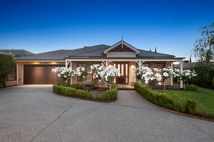 18 Tara Valley  Crescent, Doreen VIC 3754