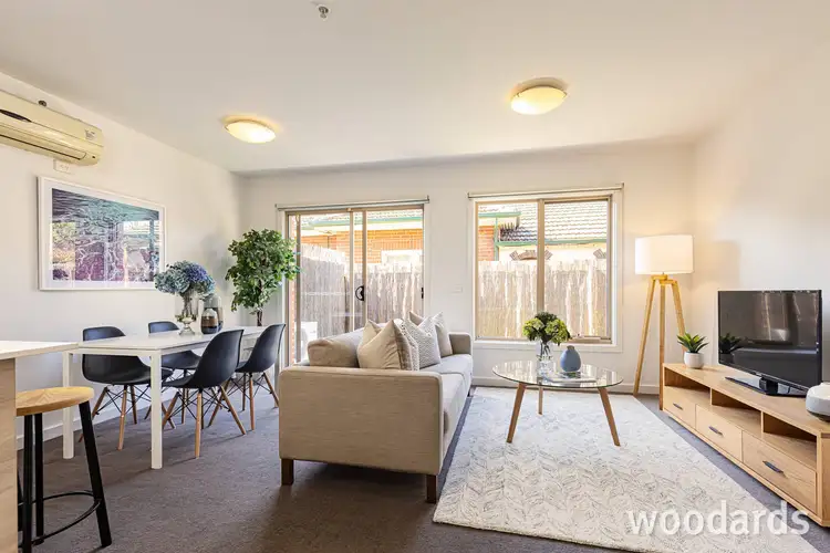 2/225 Koornang Road, Carnegie VIC 3163