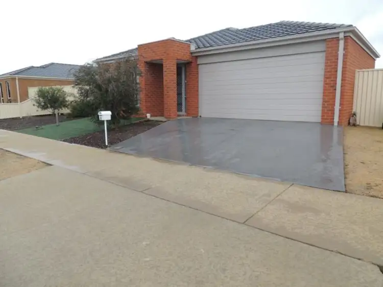 8 Yanchep Street
