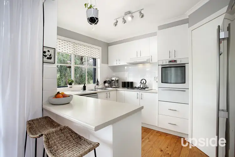 Fifth view of Homely house listing, 2 Kooluna Court, Frankston VIC 3199