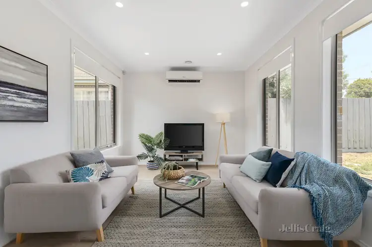 33 Canterbury Road, Blackburn VIC 3130