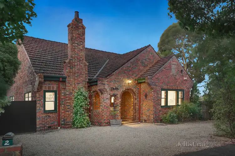 2 Oakwood Avenue, Brighton VIC 3186