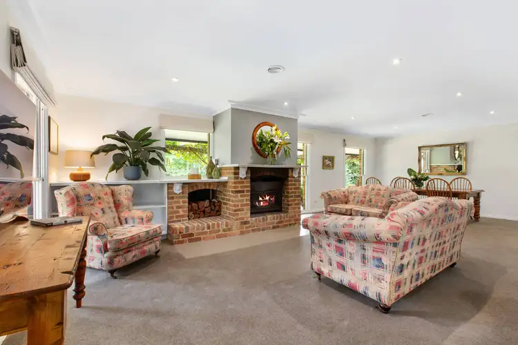 Second view of Homely house listing, 10 Willora Court, Frankston South VIC 3199