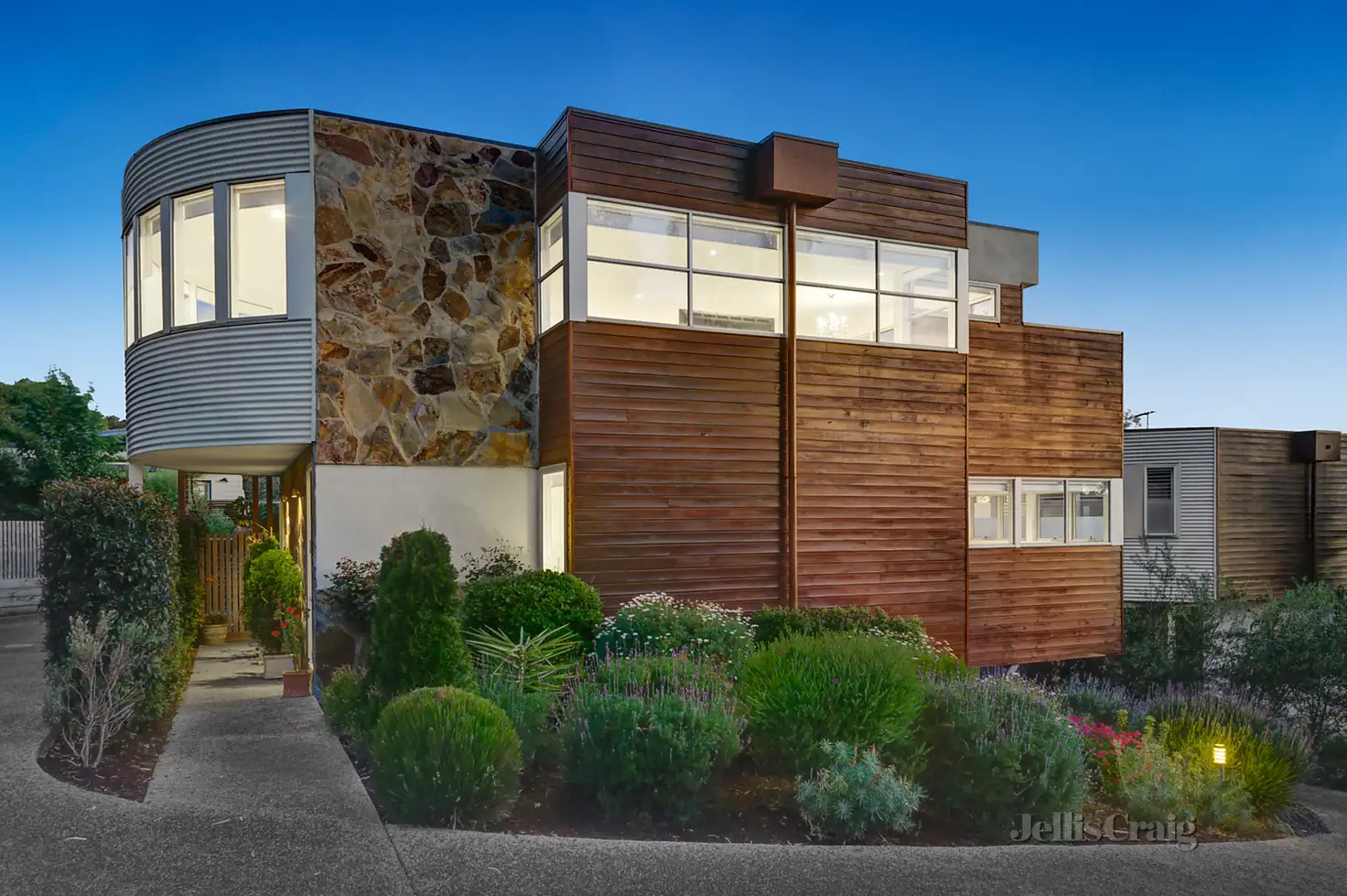 Main view of Homely unit listing, 2/22 Livingstone Road, Eltham VIC 3095