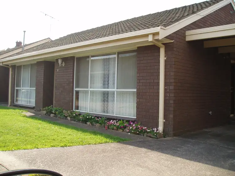 4/5 WHITE Street