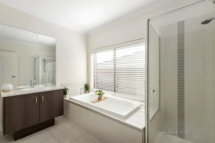 Fifth view of Homely house listing, 8 Brando Court, Endeavour Hills VIC 3802