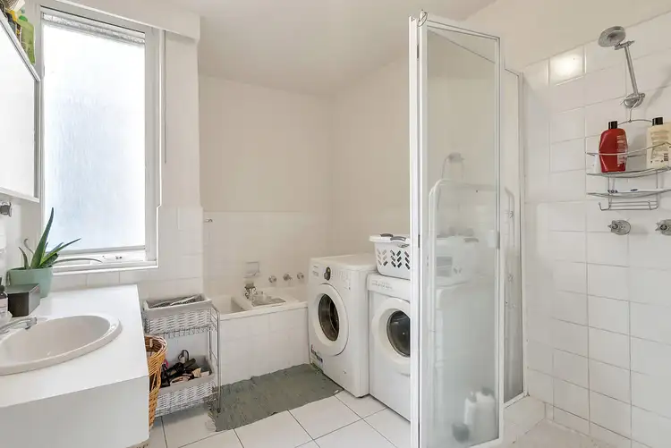 Sixth view of Homely apartment listing, 2/7 Rockley Road, South Yarra VIC 3141