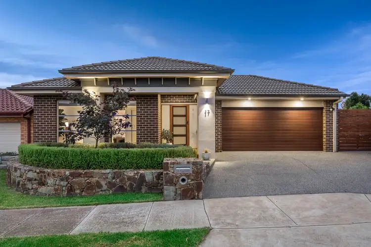17 Athalie Rise, Doreen VIC 3754