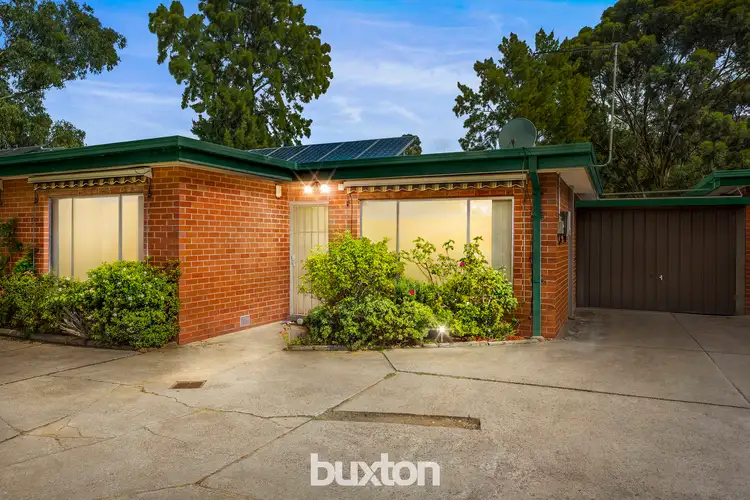 2/14 McComas Grove, Burwood VIC 3125