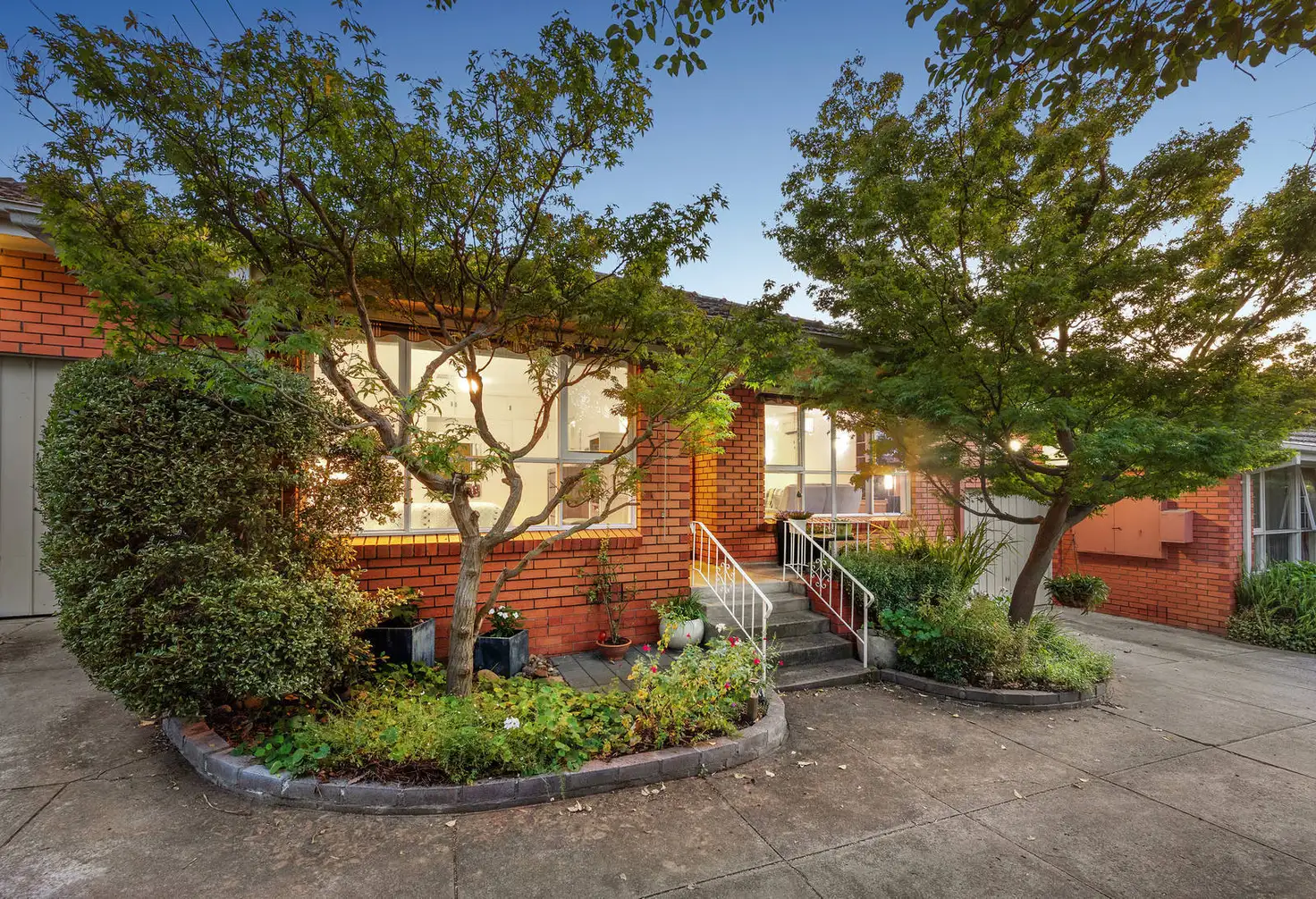 Main view of Homely unit listing, 2/2 Willow Grove, Canterbury VIC 3126