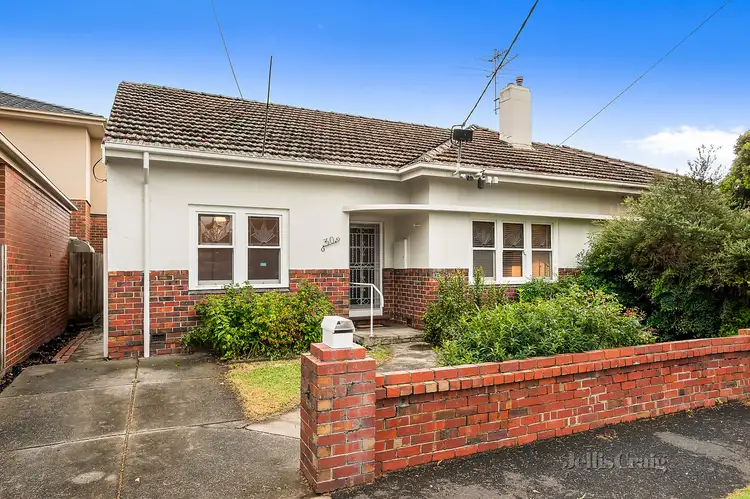 30 Kokaribb Road, Carnegie VIC 3163
