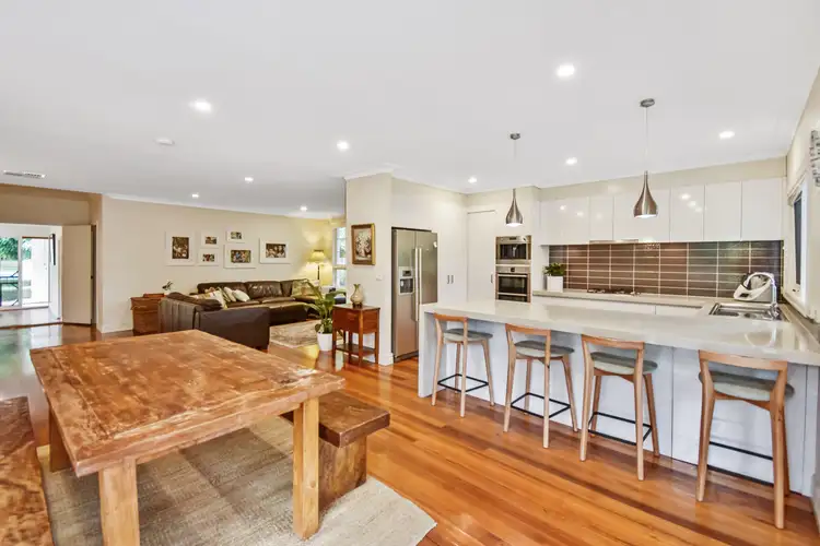 Fifth view of Homely house listing, 8 Olanda Court, Vermont VIC 3133