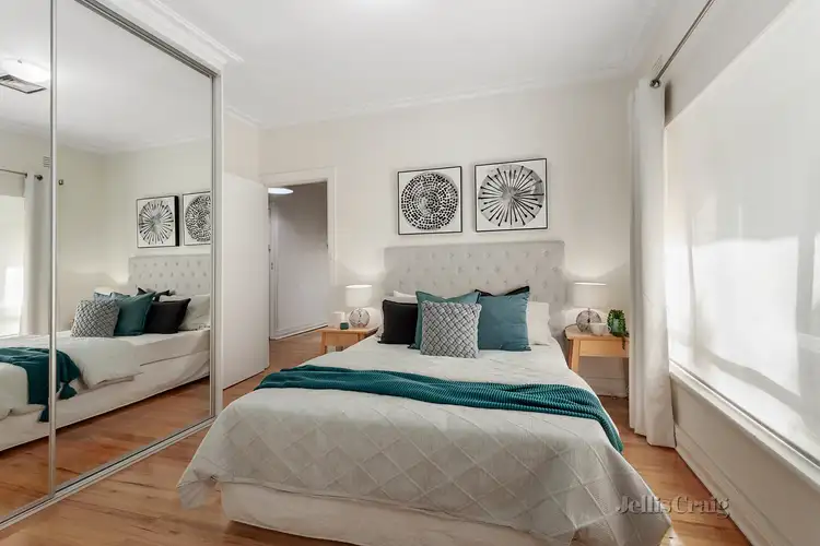 Fifth view of Homely house listing, 2 Lister Court, Ringwood VIC 3134