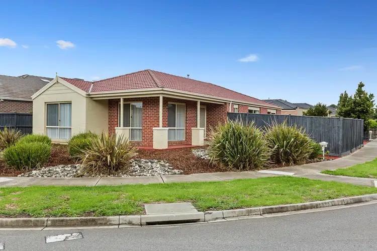 8 Fleetwood Drive, Doreen VIC 3754