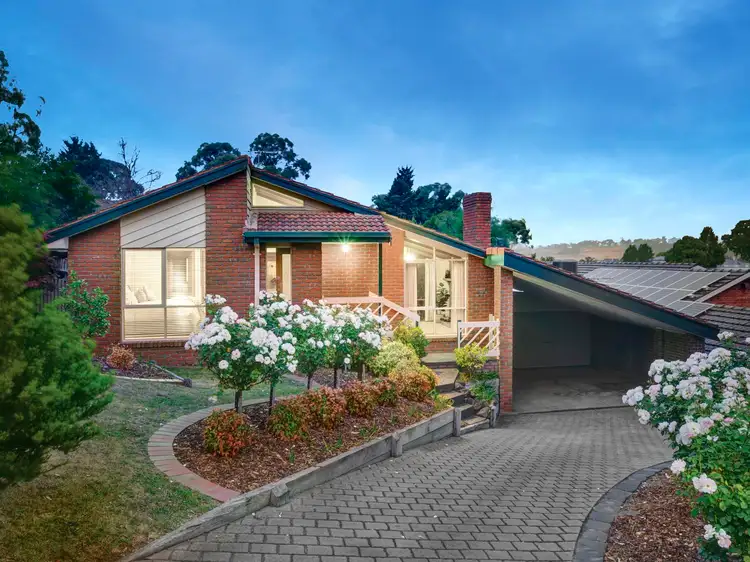 11 Charles Wilson Close, Eltham North VIC 3095
