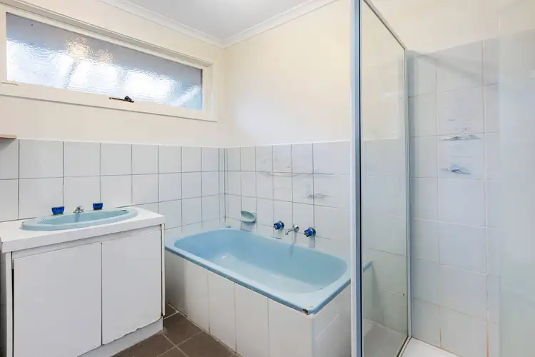 Fifth view of Homely house listing, 16 Gattinara Drive, Frankston VIC 3199