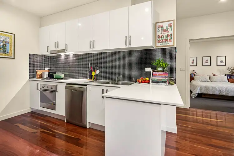 Main view of Homely unit listing, 1/90 Charles Street, Seddon VIC 3011