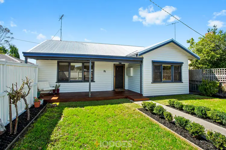 1/37 Boundary Road, Newcomb VIC 3219