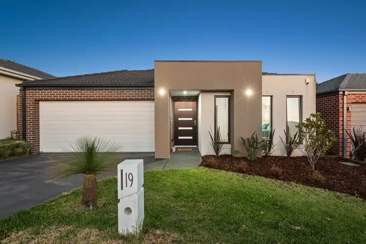 19 Windermere  Parade, Doreen VIC 3754