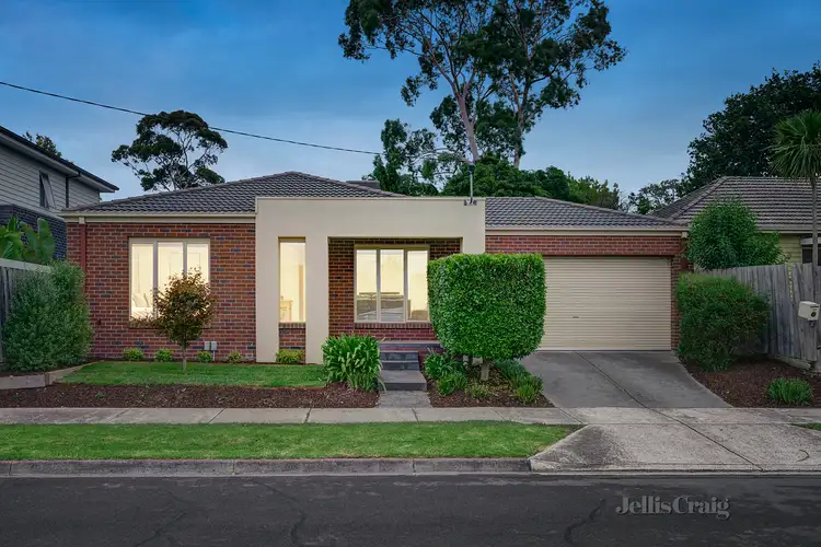 10 Aroona Avenue, Mitcham VIC 3132